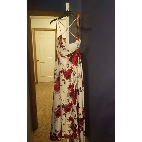 Speechless Lace-Up-Back Floral-Print Ball Gown - Picture 4 of 4